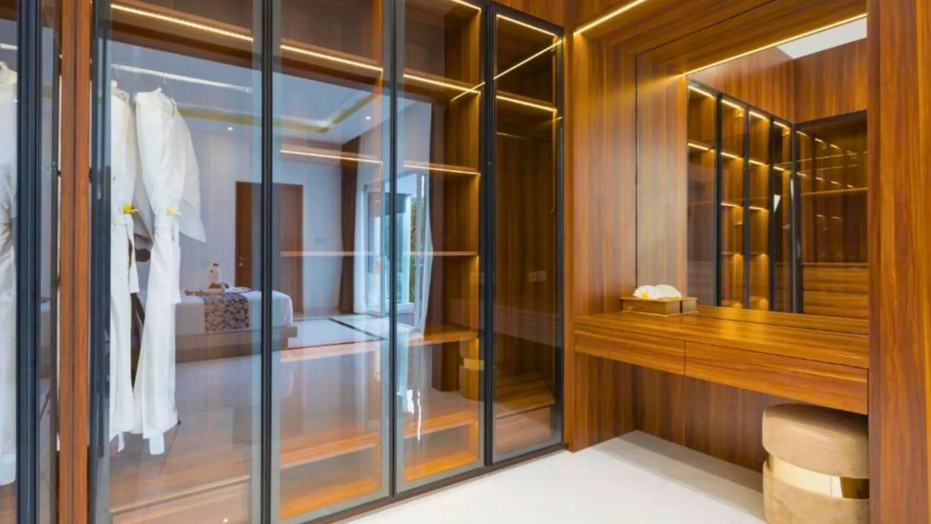 Lashana 3 Bedroom Private Pool Villa Zn221 Legian   Legian (Bali)